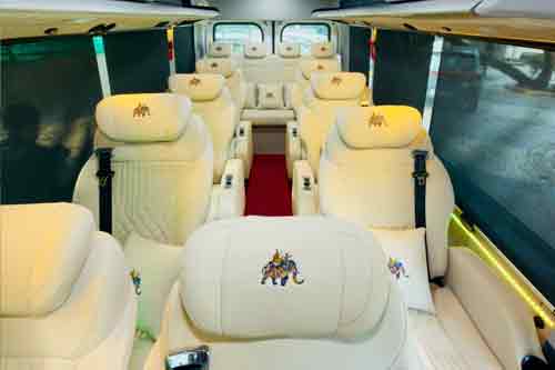 Force Urbania 13 Seater Rental Delhi